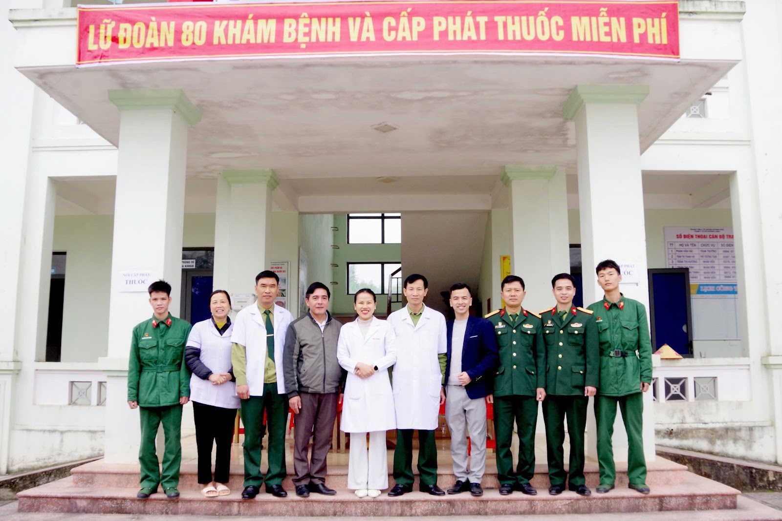 Tham gia khám bệnh và cấp phát thuốc miễn phí — tinh thần phòng bệnh hơn chữa bệnh