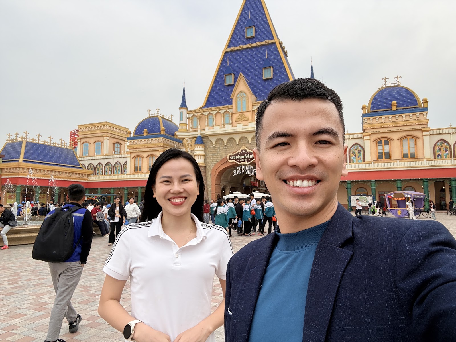 Vợ chồng BS Tuấn — người bạn đồng hành trên mọi hành trình